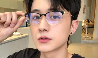 什么样的眼镜框好看 什么样的眼镜框好看